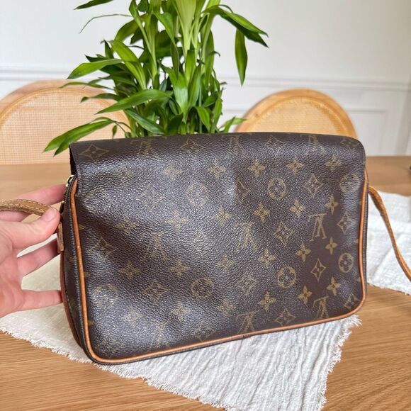 ✅AUTHENTIC✅LOUIS VUITTON SAINT GERMAIN CROSSBODY BAG - Picture 5 of 16